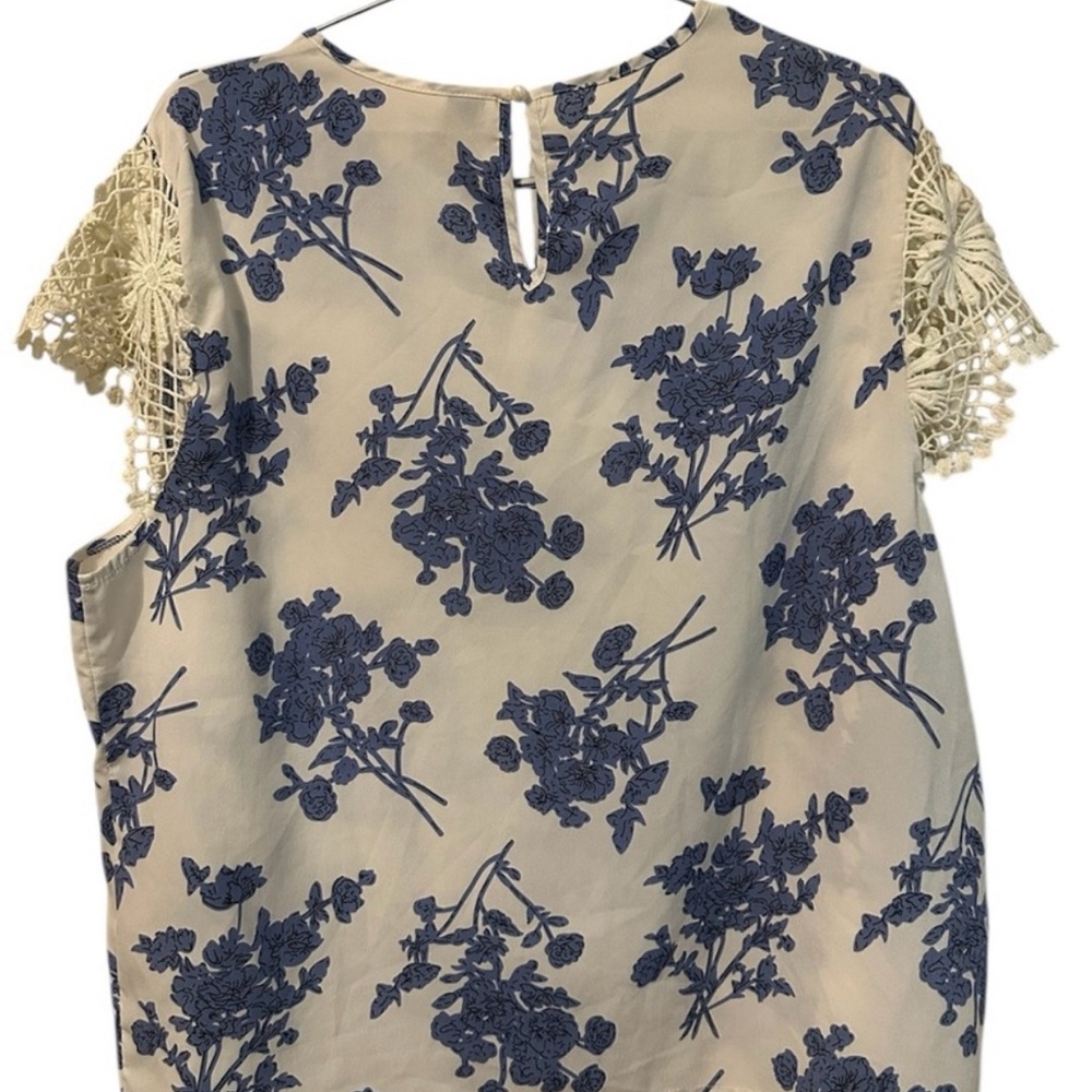 Blue Floral Lace Sleeve Blouse - Picture 2 of 4